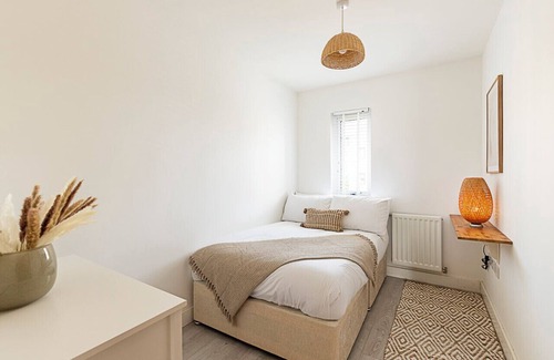 Cricklewood House | Semi-detached House with Modern Bespoke Interior