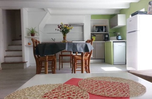 Bangor House | Semi-detached houses on Belle-Ile with BIKES