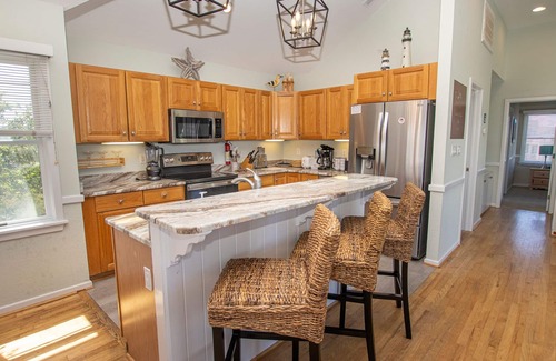 Ocean Sands House | Semi-Oceanfront, 6 BRs, Priv Pool, H Tub, Rec Rm, OS6B, Seashell