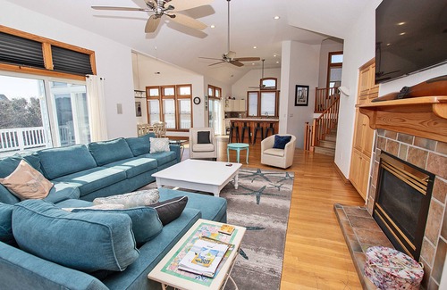 Pine Island House | Semi-Oceanfront, Close to Beach, Private Pool, Poolside Bar, Theatr Rm- PI226, Sea Bright