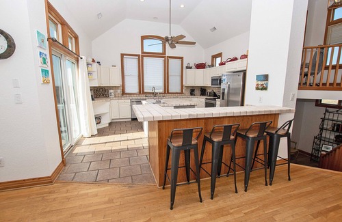 Pine Island House | Semi-Oceanfront, Close to Beach, Private Pool, Poolside Bar, Theatr Rm- PI226, Sea Bright