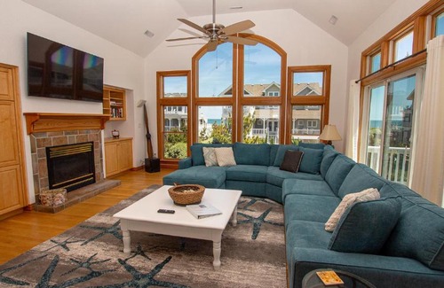 Pine Island House | Semi-Oceanfront, Close to Beach, Private Pool, Poolside Bar, Theatr Rm- PI226, Sea Bright
