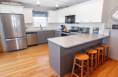 Tuckahoe House | Semi-Oceanfront, Private Pool, Poolside Bar, Hot Tub, Ocean Views! T1, Sailaway