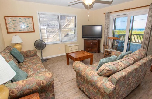 Colington House | Semi-Oceanfront, Ocean Views, 200 ft to Beach access, Dogs Welcome, KD242, Fitzs Wave Watcher