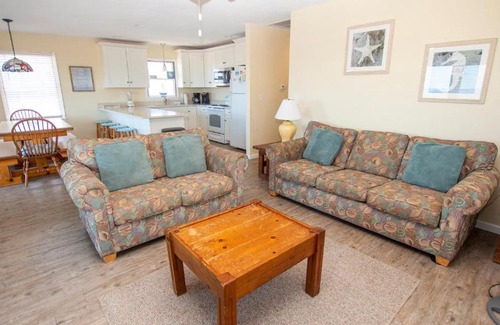 Colington House | Semi-Oceanfront, Ocean Views, 200 ft to Beach access, Dogs Welcome, KD242, Fitzs Wave Watcher