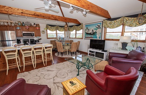 Whalehead Beach House | Semi-Oceanfront, Yard, Dogs Welcome, Pool, Close to beach Access, WL1020, Kookaburra