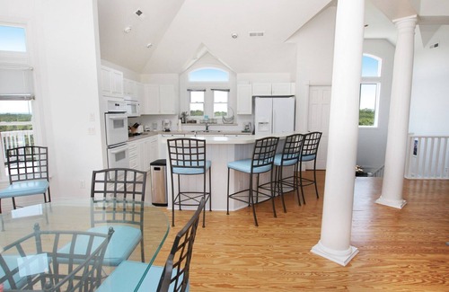 Pine Island House | Semi-Oceanfront, Yard, Private Pool, Close to Beach, Rec Rm, PI185, Sugar N Spice