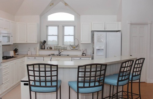 Pine Island House | Semi-Oceanfront, Yard, Private Pool, Close to Beach, Rec Rm, PI185, Sugar N Spice