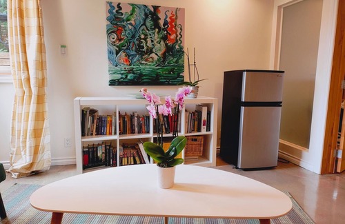 West Edmonton House | Semi Private Suite-U of A, UA Hospital, Whyte Ave, Trails, Train!