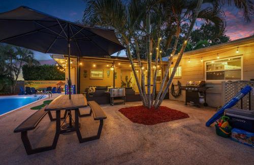 South Pinellas Community Council House | Seminole Shores Private Pool Outdoor Games Wifi