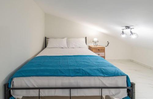 Nea Peramos Apartment | Semiramis Modern - Sleeps 8