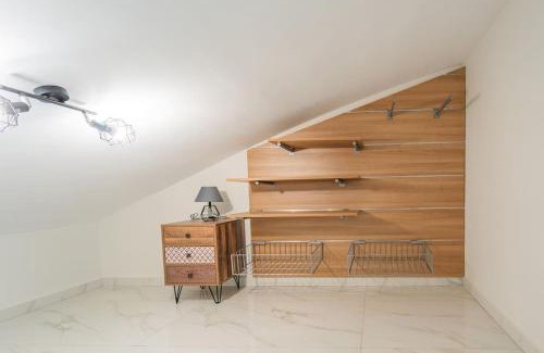 Nea Peramos Apartment | Semiramis Modern - Sleeps 8