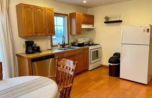 Geneva House | Seneca Cottage [Bella Vista Cottages] , Bella Vista Cottages