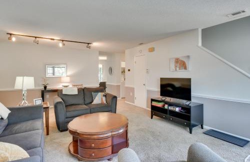 Keowee House | Seneca Escape with Screened Patio Near Lakes!
