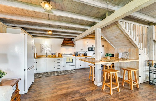 Town of Torrey Cottage | Seneca Lake House: Private Dock + Fire Pit!