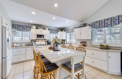 Burdett House | Seneca Lake Retreat w/Deck - Walk to Wineries!