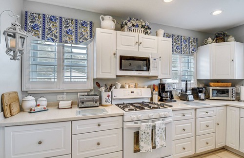 Burdett House | Seneca Lake Retreat w/Deck - Walk to Wineries!