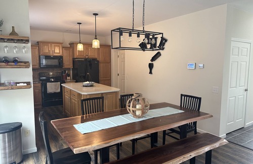 Watkins Glen House | Seneca Summit: Lake view, private road