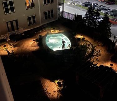 Snowshoe Apartment | Seneca Unit 102
