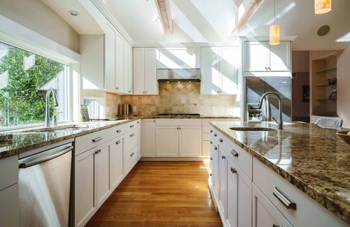 Oak Bluffs House | Sengekontacket Contemporary With Water Views