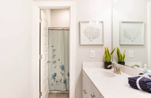 Senoia House | Senoia Secluded Retreat/Master Suite on Main Floor