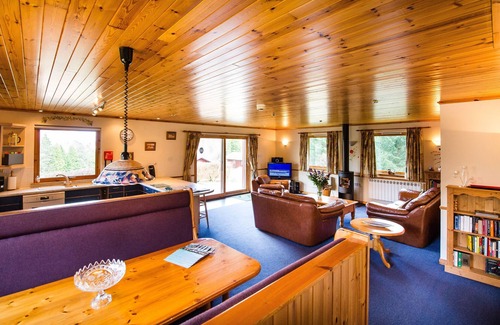 Crianlarich Ski Chalet | Sensational 5 star 3 bedroom Highland chalet with sauna, spa bath and wood burning stove
