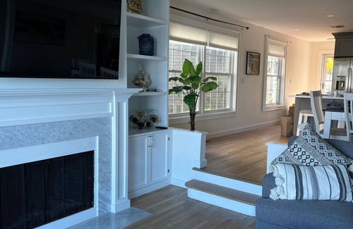 Greenport Condo | Sensational, newly remodeled waterfront Greenport condo
