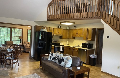 Townsend Cabin | Sensational Sunrise Views overlooking golf course w/incredible mountain views!