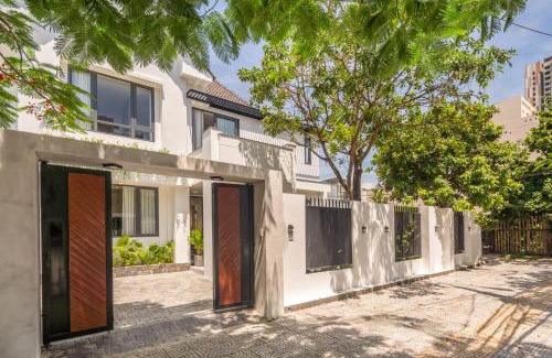 Ngu Hanh Son Villa | Sense Pool Villa - Luxurious 500m2 Pool Mansion Walk to My Khe Beach
