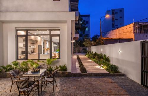 Ngu Hanh Son Villa | Sense Pool Villa - Luxurious 500m2 Pool Mansion Walk to My Khe Beach