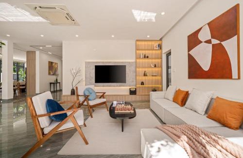 Ngu Hanh Son Villa | Sense Pool Villa - Luxurious 500m2 Pool Mansion Walk to My Khe Beach
