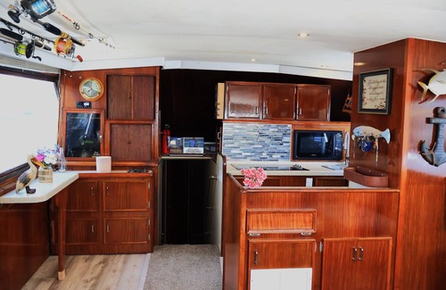 Key West Boat Rental | Sentient Waters: 63' Boat With Full Amenities & Sun Deck