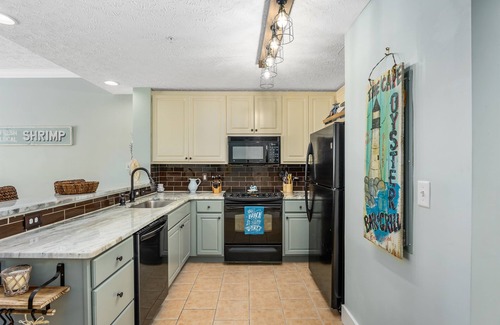 Mexico Beach Condo | Sep 3-19 Last Minute Opening! Oceanview Condo, Heated Pool, Hot Tub & Sauna!