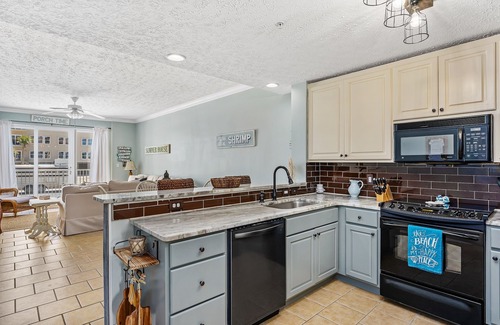 Mexico Beach Condo | Sep 3-19 Last Minute Opening! Oceanview Condo, Heated Pool, Hot Tub & Sauna!