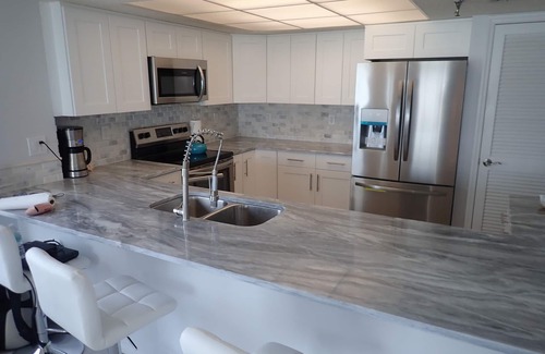 Redington Shores Condo | Sept 13-16 Avail! BEACHFRONT CORNER 2/2 w/Jacuzzi and Electric FP!