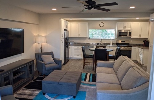 New Smyrna Beach House | Sept. Beach Getaway-NSBnSteps to the ocean, shops, restaurants.