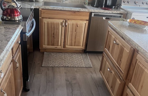 Long Beach House | Sept. dates 8th-18/20% discount for 5 night stay. Pet friendly, fenced yard.