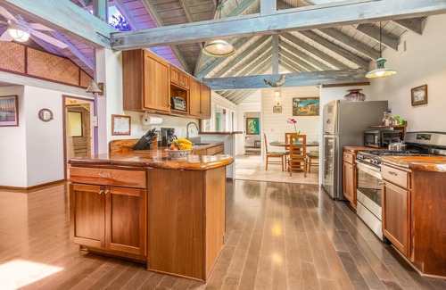 Wainiha House | SEPT DISC Island Beach House 1 minute walk to Sand Kids Welcome Lic#TVNC1058
