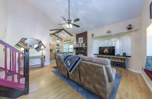 Ruidoso House | Sequioa Cottage: Feel the Love, Inside and Out!