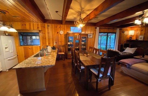 Springville House | Sequoia Forest Chalet