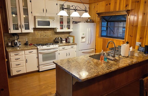 Springville House | Sequoia Forest Chalet