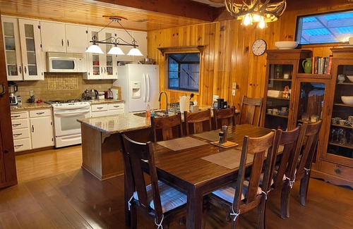 Springville House | Sequoia Forest Chalet