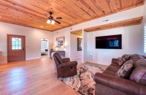 Kanab House | Sequoia Homestead in Kanab Pets OK Heated Pool