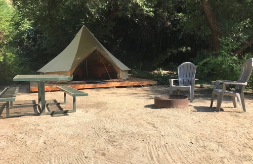 Three Rivers RV Rental | Sequoia Jewel -16 Foot Bell Tent with double beds. 4.5 to Sequoia National Park.