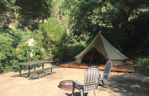 Three Rivers RV Rental | Sequoia Jewel -16 Foot Bell Tent with double beds. 4.5 to Sequoia National Park.