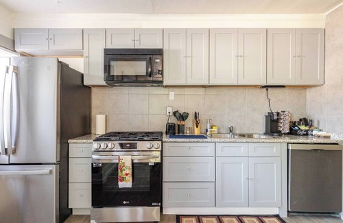 Visalia House | Sequoia/Kaweah Hospital Duplex 1/2