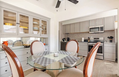Visalia House | Sequoia/Kaweah Hospital Duplex 1/2