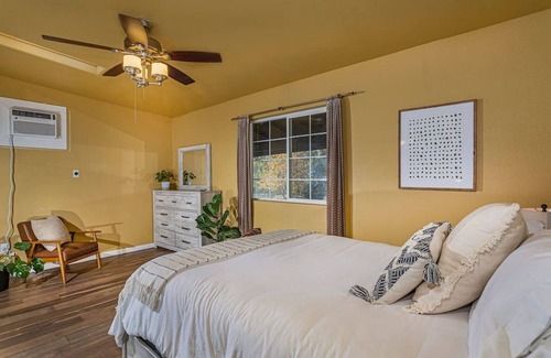 Three Rivers House | Sequoia Riverfront Guest House Right On The Water!