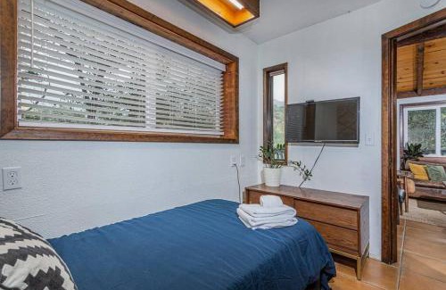 Three Rivers House | Sequoia TREE HOUSE light andbright