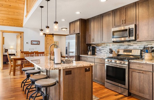 Pisgah Forest House | Serenade Shores by CM | Pet-Friendly Cabin, Waterfront Views🌊 +Biltmore Pass